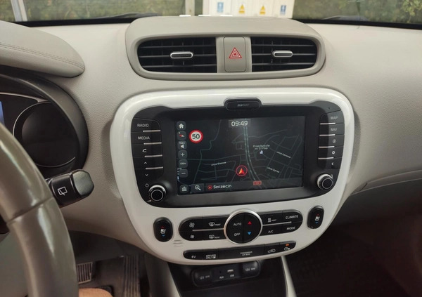 Kia Soul cena 47400 przebieg: 117500, rok produkcji 2017 z Szczecin małe 137